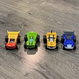 Blaze And The Monster Machines Menge 4 Rennwagen Druckguss Pickle Crusher Streifen - Bild 1 von 6