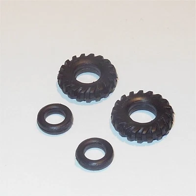 Matchbox King Size K 9b Claas Combine Harvester Set of 4 Black Tyres Pack #55 - Image 1 of 4