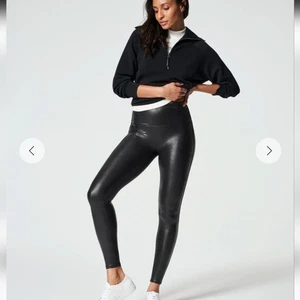 SPANXshape Kunstleder Leggings mit hoher Taille - Bild 1 von 14
