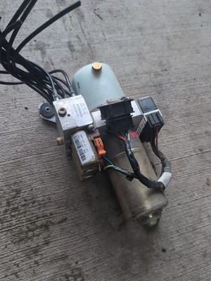 2003-2009 奥迪 A4 S4 Cabriolet 可调式顶电机液压泵 8H0 871 611 — 第 1/4 张图片