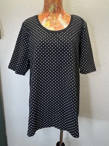 Top para mujer Country Store talla 1X negro con lunares blancos mangas cortas - Imagen 1 de 5