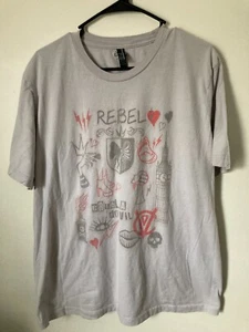 101 Dalmatians Cruella De Vil Deville Disney Rebel Cartoon T Shirt - Distressed - Picture 1 of 6
