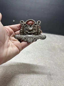Cómoda victoriana de latón con placas traseras ornamentadas centros de 3" - Imagen 1 de 3