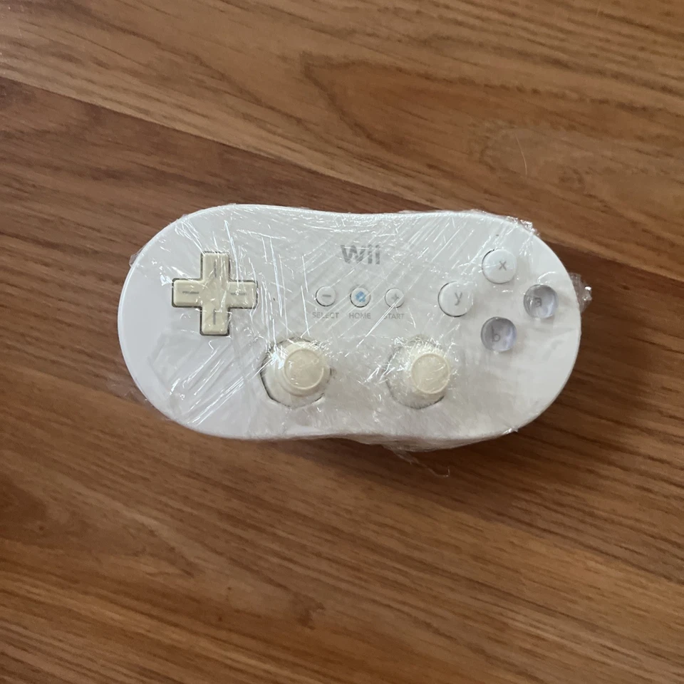 Official OEM White Nintendo Wii Classic Controller RVL-005 ~ Tested & Working - Image 1 of 4
