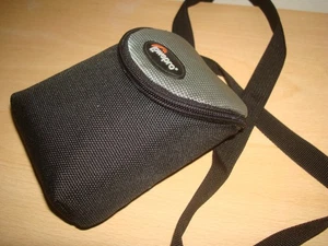 LOWEPRO D-Res 8 Camera Carry Case Pouch with Strap - Picture 1 of 5
