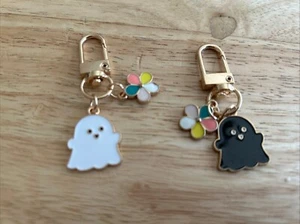New 2 X Little Ghost Flower Keychain Ghost Love Pendant Keyring Phone Charms - Picture 1 of 1