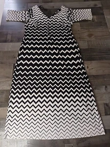 Soho Apparel Ltd Black White Striped Zebra stretch v neck Short Sleeve dress 1x - Picture 1 of 7