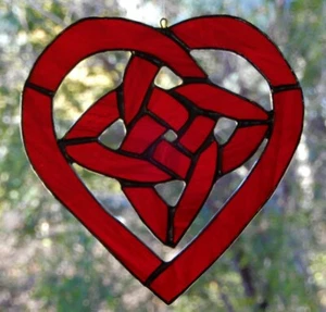 DEEP ORANGE RED CELTIC LOVE HEART KNOT Stained Glass SUNCATCHER Lovers Present - Picture 1 of 24