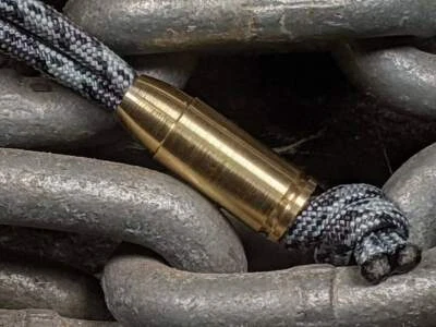 The 9 Brass Bead and a Free Paracord Lanyard Foto 1 de 4