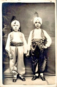 PHOTO D'ENFANTS CARNAVAL - Picture 1 of 1