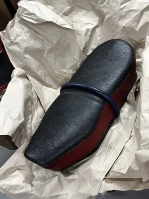 Assento de motocicleta original JAWA "starushka" seat JAWA 360 350 asiento OLD JAWA - Imagem 1 de 4