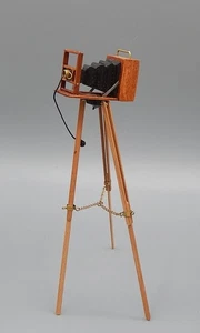 Vintage antike Nantasy Fantasy Kamera auf Stativ Handwerker Puppenhaus Miniatur 1:12 - Bild 1 von 17