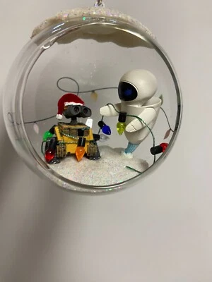 Disney Weihnachtskugel Wall-E mit EVA - NEU NEW - Bild 1 von 4