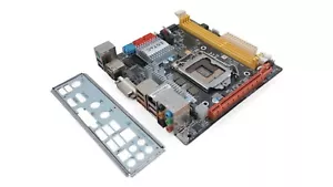 Placa madre ZOTAC H67ITX-C-E H67-ITX LGA1155 + protector de E/S - Imagen 1 de 14