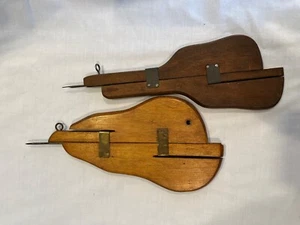 Pair of Antique Primitive Rug Hooking Shuttle Tools , Wooden - Picture 1 of 4