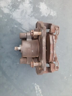 Оригинальный корпус и держатель суппорта заднего левого тормоза для Jaguar XJ6 1995-1997 годов выпуска - Изображение 1 из 4