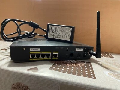 Router CISCO 851 Wireless ed Ethernet. - Immagine 1 di 2