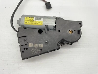 2006-2009 VOLKSWAGEN JETTA GOLF PASSAT SUNROOF MOTOR OEM 8D0959591C - Image 1 of 4