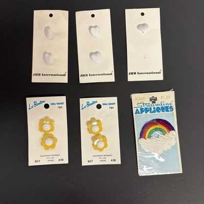 Lote De Botones De Colección 5 Blancos JBH Importaciones Corazón y 4 Amarillos Le Bouton Margarita  Foto 1 de 4