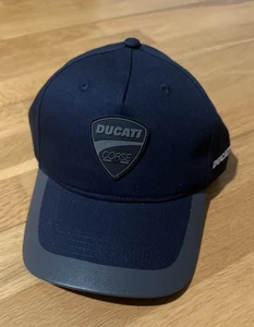 Auténtico. DUCATI CORSE HAT - Gorra de béisbol GRIS MARINO NUEVA CON ETIQUETA - Imagen 1 de 9