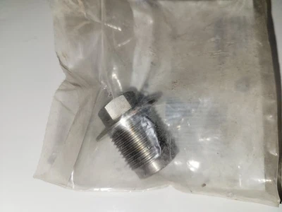 NEW GM ACDelco OEM Magnetic Drain Plug Front Axle 92-02 S10 Blazer  8672354 - Image 1 of 2