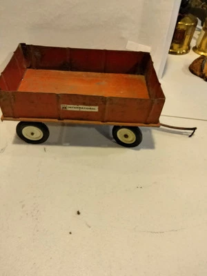 Vintage International Harvester Barge Wagon 1/16 Farm Implement Toy Collectible  - Image 1 of 4