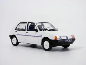 PEUGEOT 205 JUNIOR blanc 1/43 5 portes - Picture 1 of 1