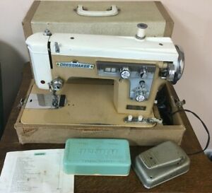 Dressmaker Model MZ DeLuxe ZigZag Precision Sewing Machine #94829 (Japan)