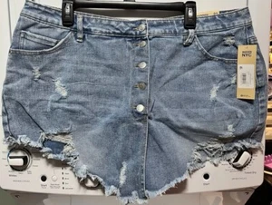 NWT Madden NYC Denim Skort Button Fly Distressed Cutoffs Juniors Plus 21 Cute - Picture 1 of 3
