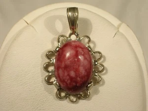 18x13mm Red Jade Pendant - Picture 1 of 1