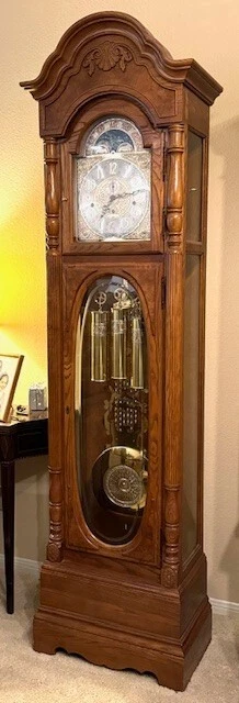 Howard Miller grandfather clock - Very accurate time - 79th Anniversary Edition - Image 1 of 4
