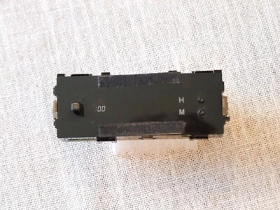 1987-91 TOYOTA CAMRY ПРИБОРНОЙ ПАНЕЛИ ЦИФРОВЫЕ ЧАСЫ - Изображение 1 из 4