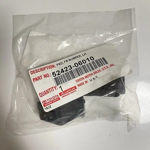 New 2018 - 2024 Toyota Camry Left LH Grille Insulator 52423-06010 OEM Genuine - Picture 1 of 1