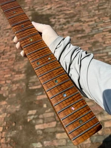 Cabezal inverso S S 22 trastes tostado llama arce guitarra eléctrica mástil satinado - Imagen 1 de 14