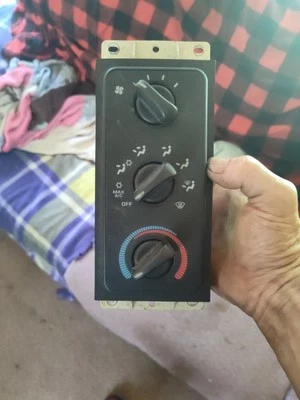 1998 1999 Dodge Durango Heat A/C Temperature Climate Control HVAC - Image 1 of 3