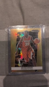 Kevin Durant Gold Flashback /10 – 2022-23 Prizm Draft Picks SSP | Rare Insert  - Bild 1 von 3