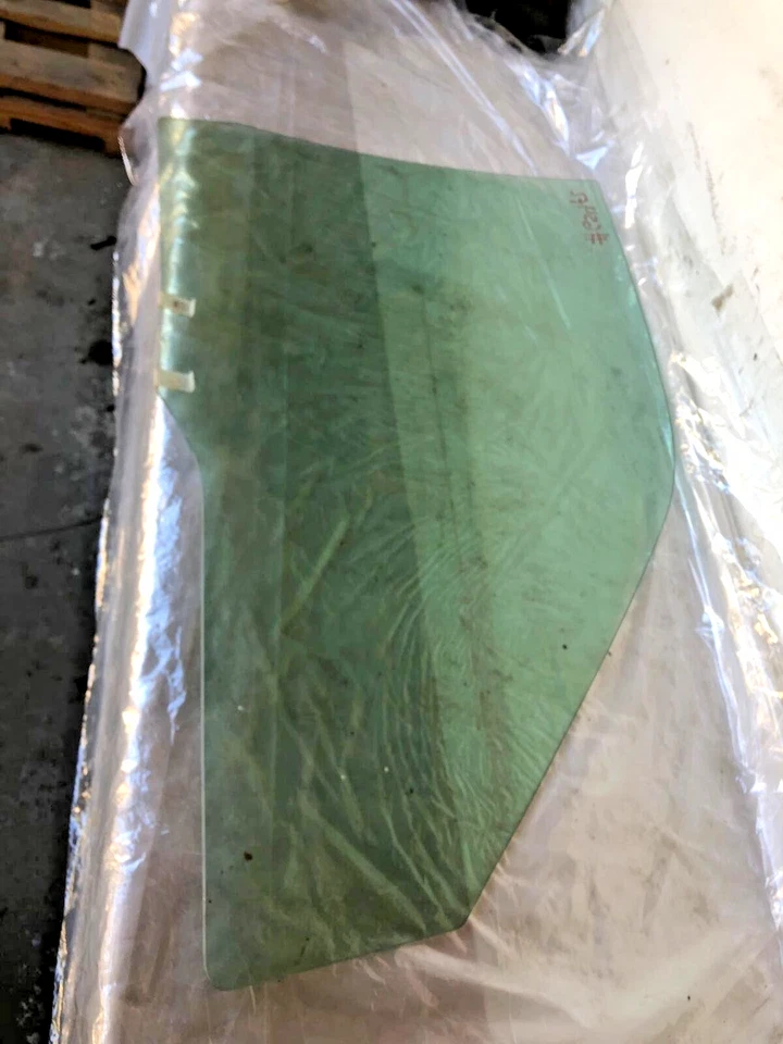 Chevrolet Geo Tracker 1999-2004 puerta delantera ventana de vidrio lado izquierdo del conductor LH OEM Foto 1 de 4