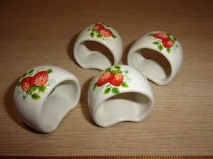 #7 SET OF 4 CREAM COLOR WITH STRAWBERRIES NAPKIN RINGS - Picture 1 of 1