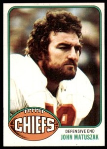 1976 Topps John Matuszak Football Card Kansas City Chiefs #403