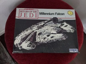 Vintage Millennium Falcon Star Wars Return of the Jedi Model Kit 1989 Ertl AMT - Picture 1 of 14