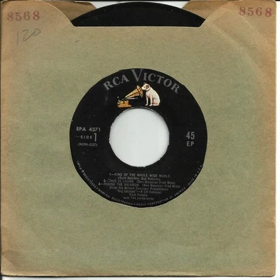 *ELVIS PRESLEY In Kid Galahad* 1962 VG+ Vinyl RCA Victor Records EP 45rpm *2s/1s - Image 1 of 2