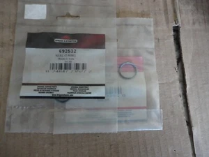 ONE New Genuine Briggs & Stratton 692532 O Ring Seal Factory Sealed PKG - Picture 1 of 1