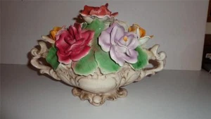 CAPODIMONTE VINTAGE MARKED N WITH CROWN. CENTER PIECE FLOWERS. MADE IN ITALY. - Picture 1 of 1