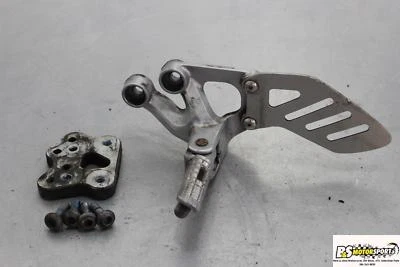 06 07 Suzuki Gsxr750 Gsxr 750 Left Rearset Rear Set Driver Foot Peg Rest 2007 L  - Imagem 1 de 4