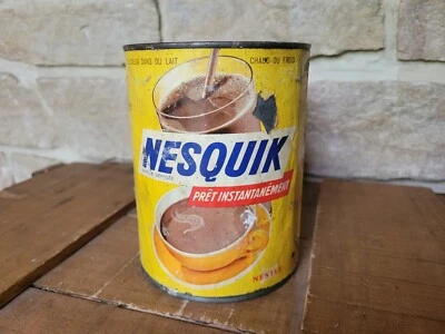ANCIENNE BOÎTE MÉTAL SÉRIGRAPHIE PAPIER NESQUIK NESTLÉ POUDRE BOISSON CACAOTÉE ☕ - Photo 1/4
