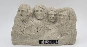 Statua scultura arte monte Rushmore pietra intagliata statuina souvenir presidenti - Foto 1 di 9