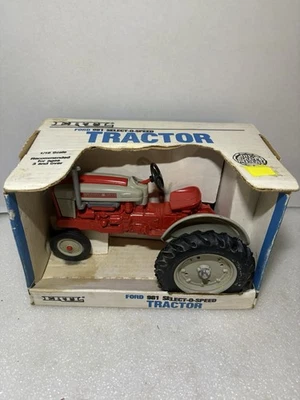 Tractor de colección Ertl Ford 981 Select-O-Speed, diecast 1/16 EE. UU. Foto 1 de 4
