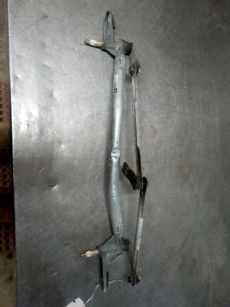 2005-2010 Chevrolet Cobalt Windshield Wiper Transmission 6006395 - Image 1 of 4