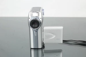 Fujifilm MV-1 Digital Compact Camera - Bild 1 von 7