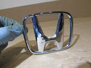 Honda StepWGN Stepwagon RG Tailgate Hatch boot lid door Honda badge logo - Picture 1 of 5